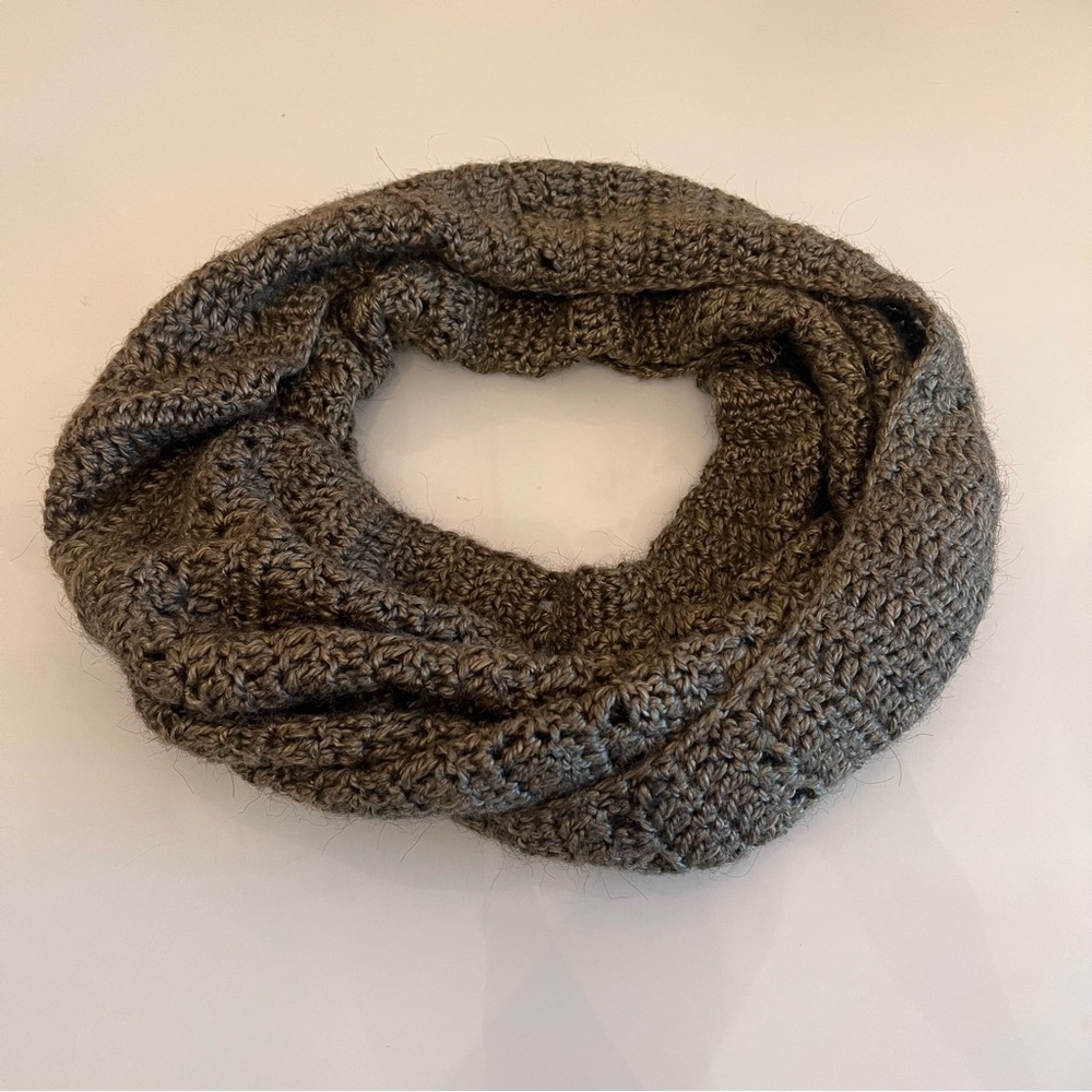 Infinity Scarf Chunky Crochet Long Knit Winter - Picture 8 of 8